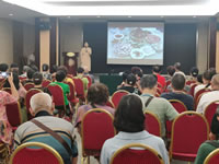 綿陽(yáng)中旅行假日旅行社舉行胡楊林、南疆專列推薦會(huì)